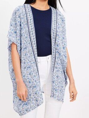 Ann Taylor Loft Women's lightweight blue & white floral Cardigan, Size M
